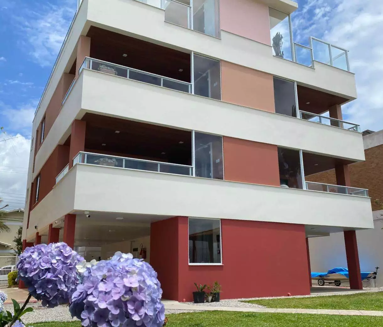 Fachada do prédio Solar ao Mar