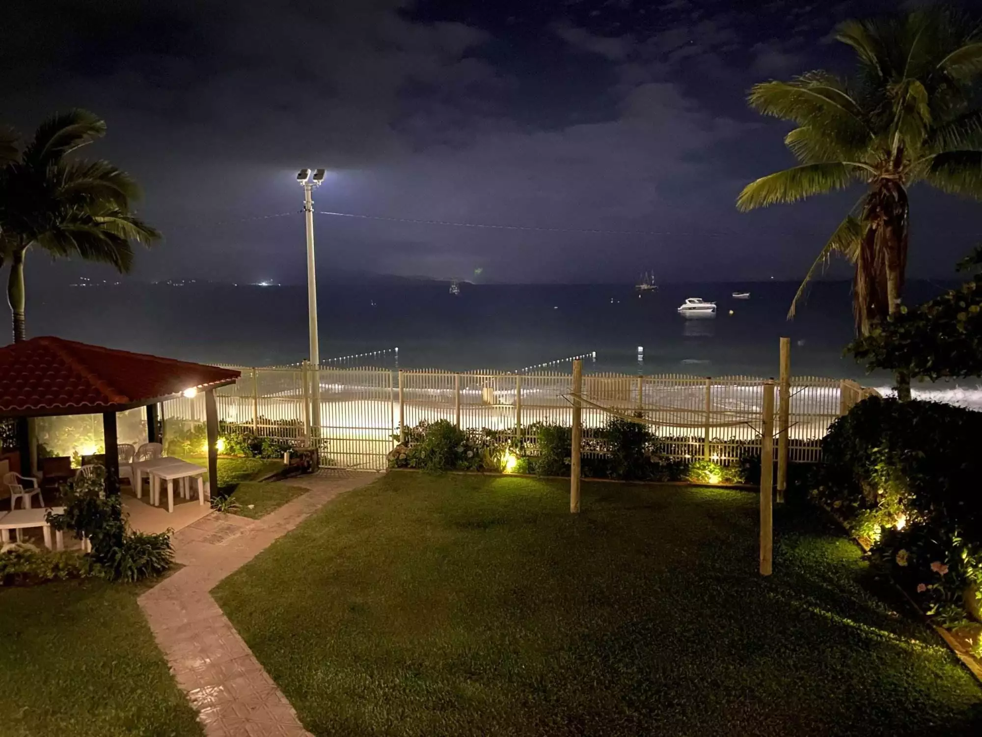 solar ao mar vista noturna